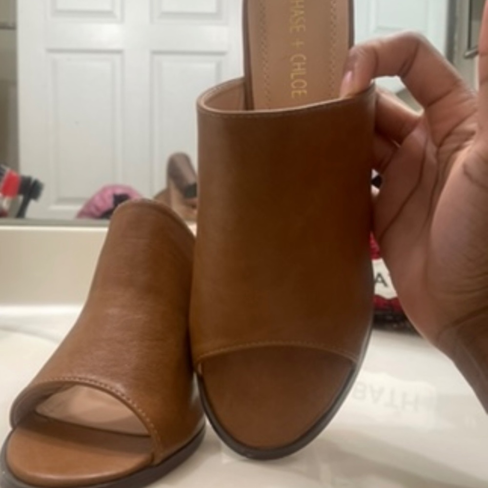 Heels - Picture 3 of 3
